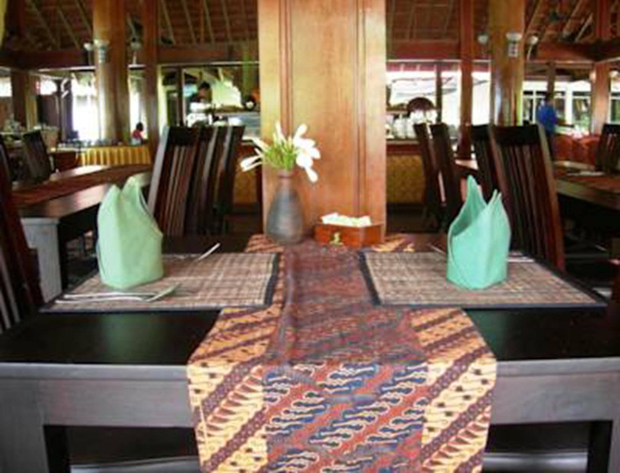 Resor Sutra Resort, Terengganu 3*